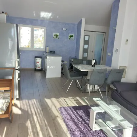 New! Lux F In Near The Sea Makarska
